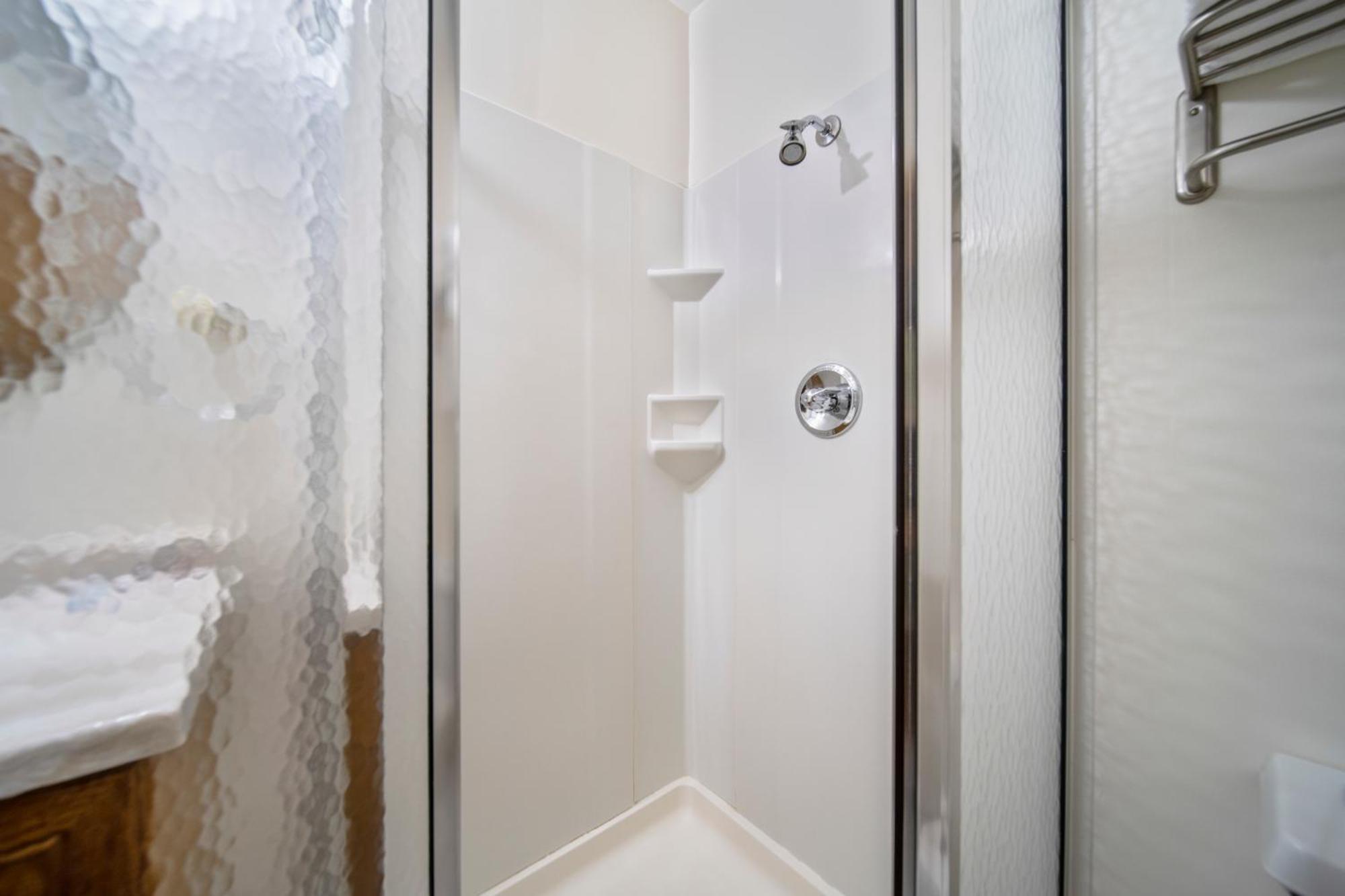 Kingsway Inn Caro Room photo